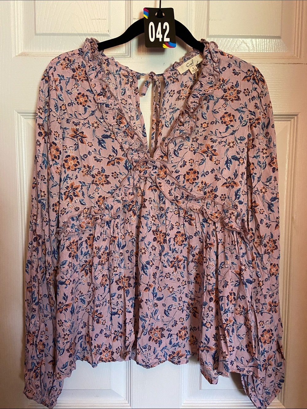 Easel floral top new with tags tie back size small